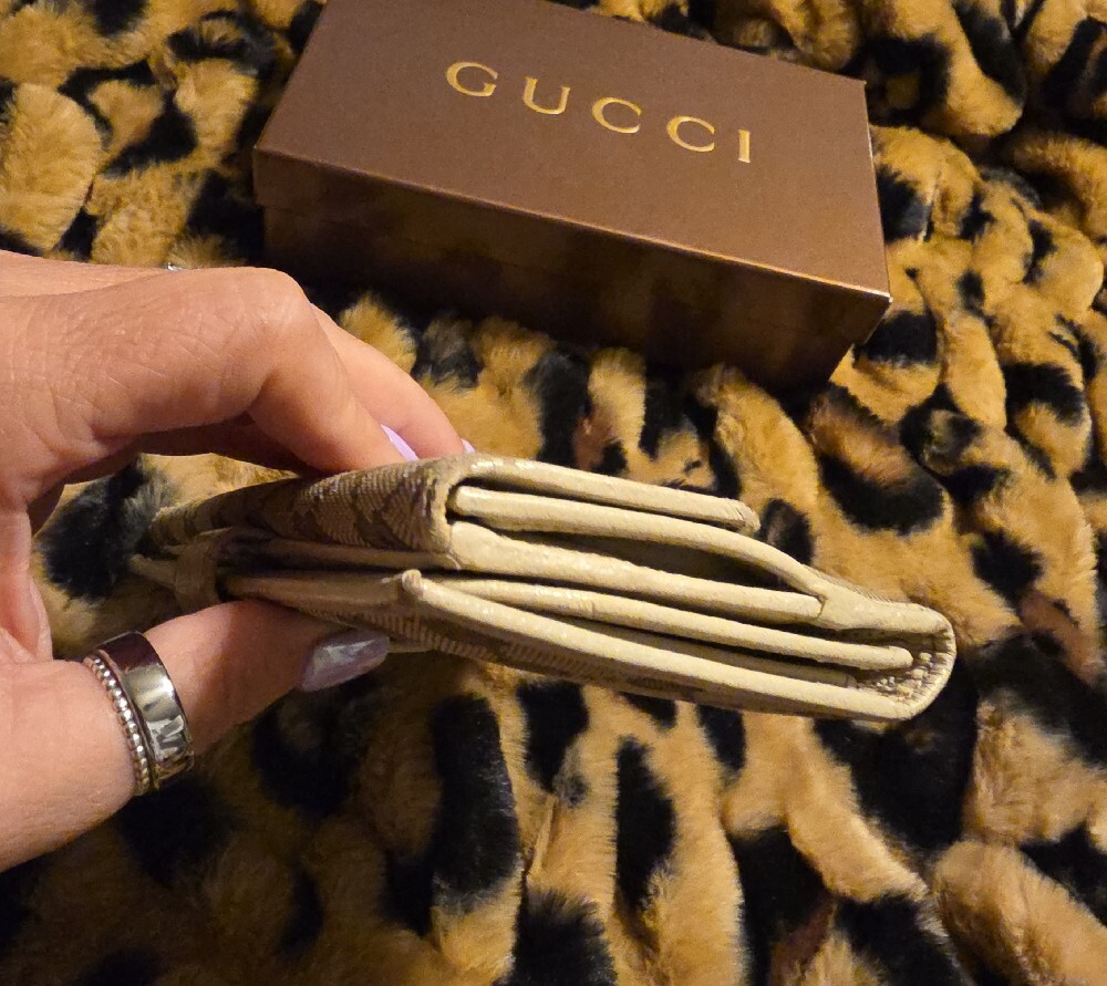 Gucci Beige GG Monogram Continental Wallet with Gold Accent - Picture 14 of 14